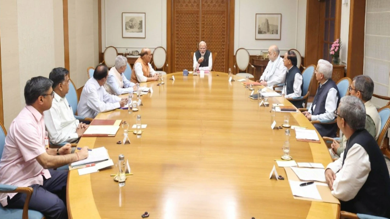 US tariff impact India , India Response to US Tariffs , indian Government Strategy: Negotiation and Assessment